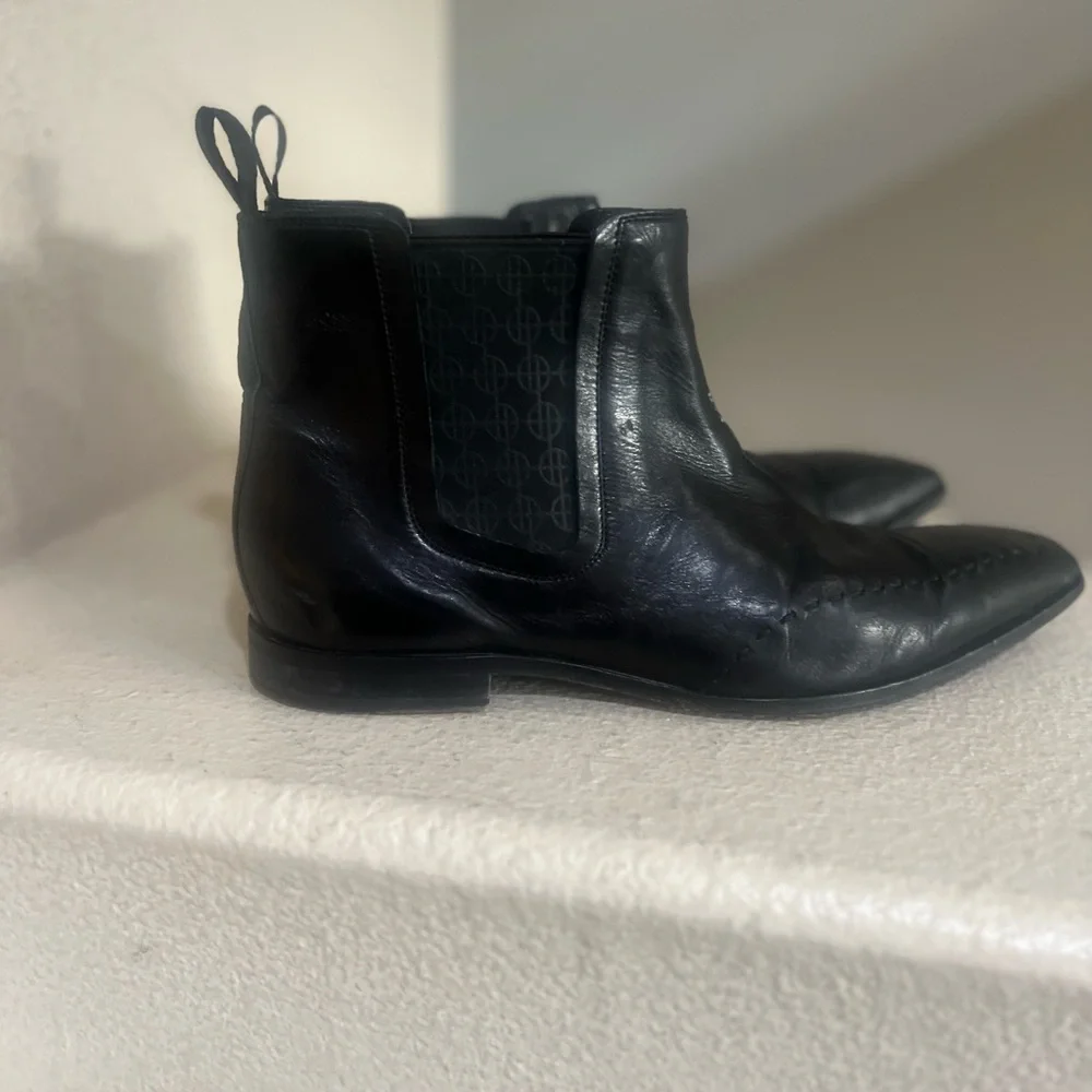 HUGO Boss Men Sz 8.5 Black Leather  Pull-On Ankle  Dress Boots Shoes Business